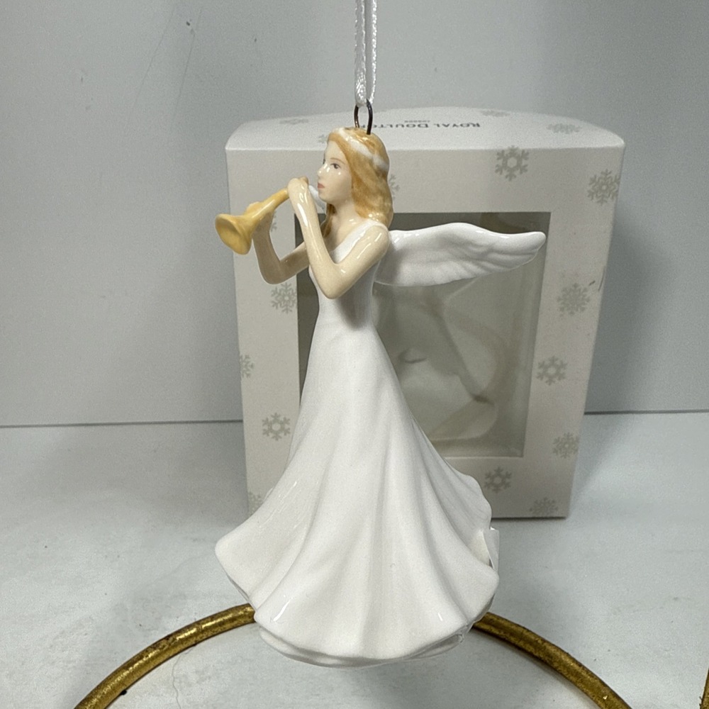 2014 Royal Doulton London Angel Fanfare Trumpet Christmas‎ Ornament Decoration